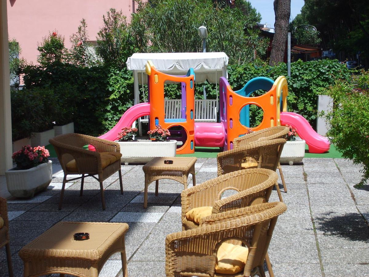 Hotel Valentino Pinarella Kültér fotó