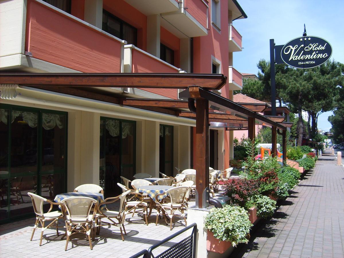 Hotel Valentino Pinarella Kültér fotó