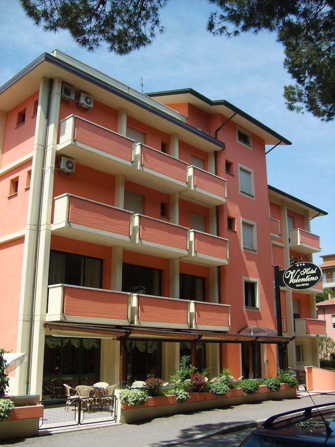 Hotel Valentino Pinarella Kültér fotó