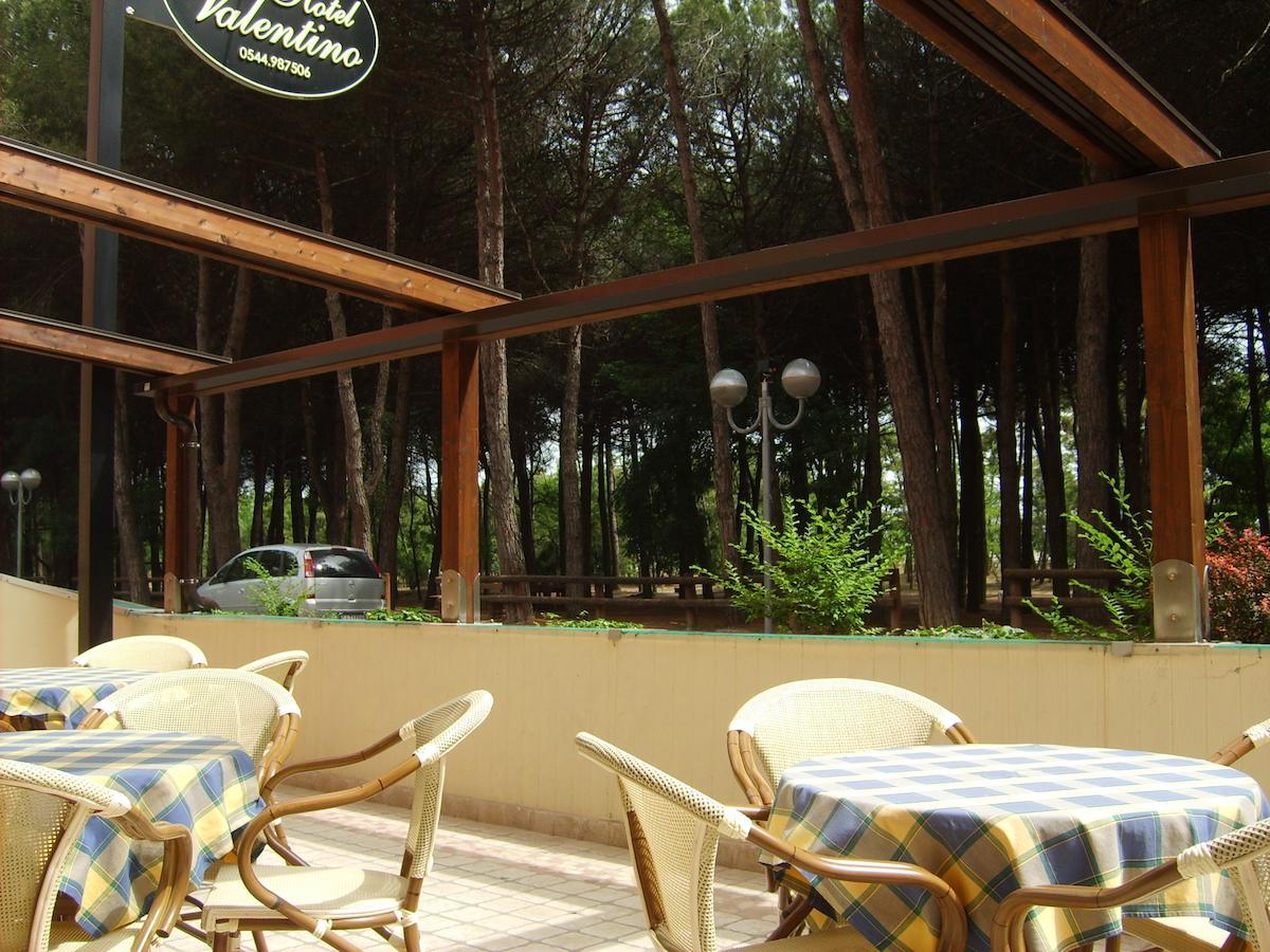 Hotel Valentino Pinarella Kültér fotó